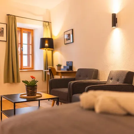 The Salt Vis A Vis Апартаменты Халляйн